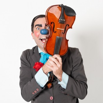 Palhaçaria e samba-rock embalam último final de semana do ano no Sesc Thermas